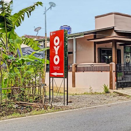 Oyo 91334 Permata Papua Guest House Pameungpeuk  エクステリア 写真
