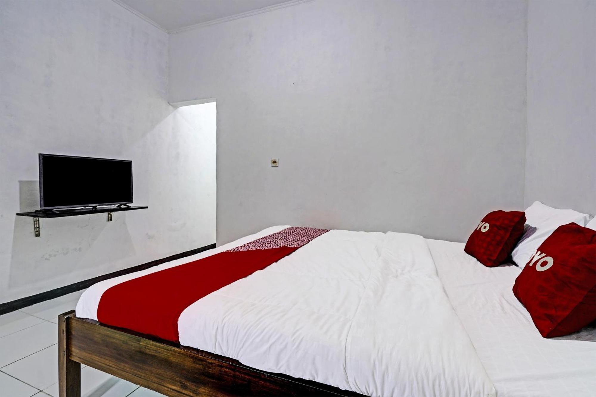 Oyo 91334 Permata Papua Guest House Pameungpeuk  エクステリア 写真