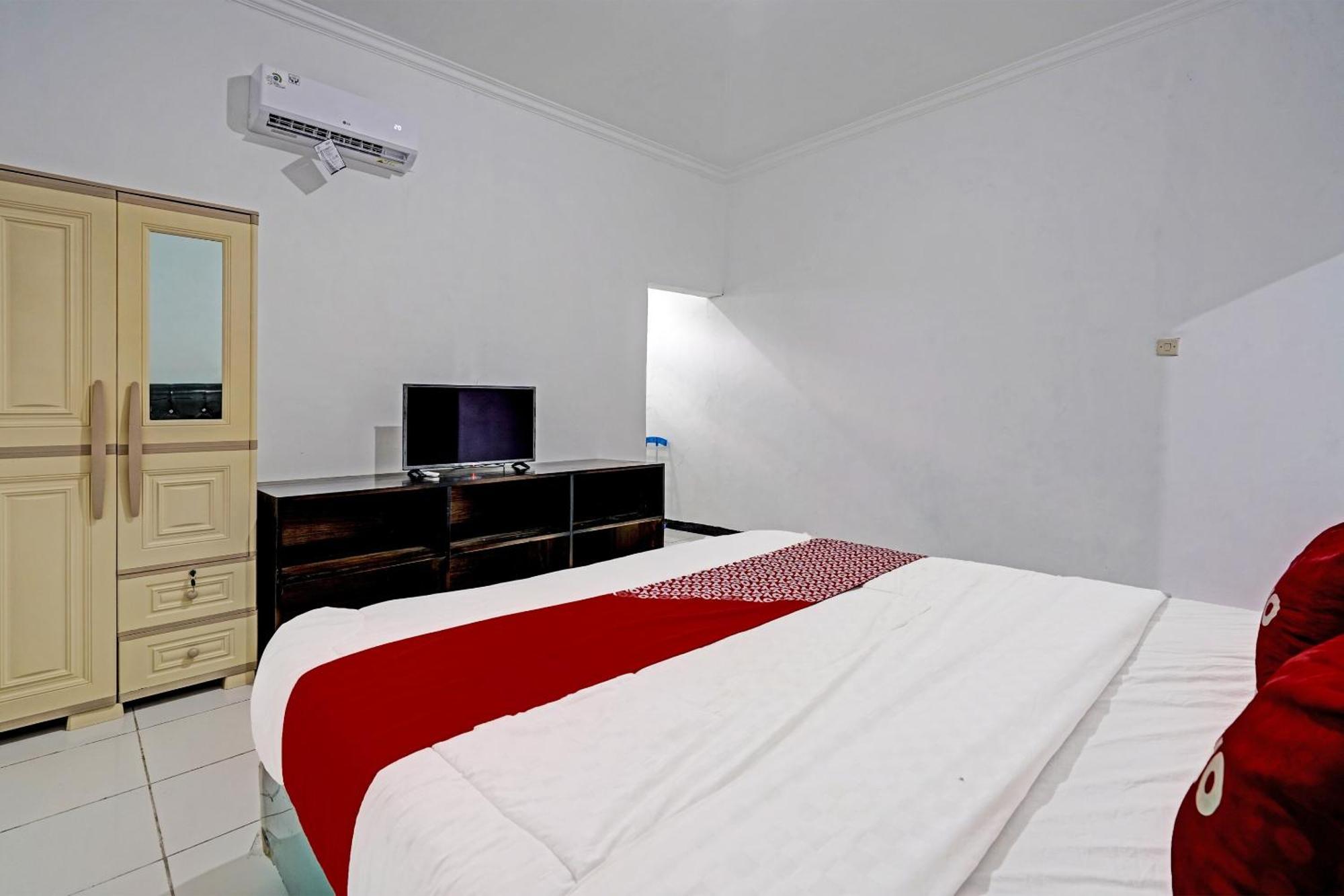 Oyo 91334 Permata Papua Guest House Pameungpeuk  エクステリア 写真