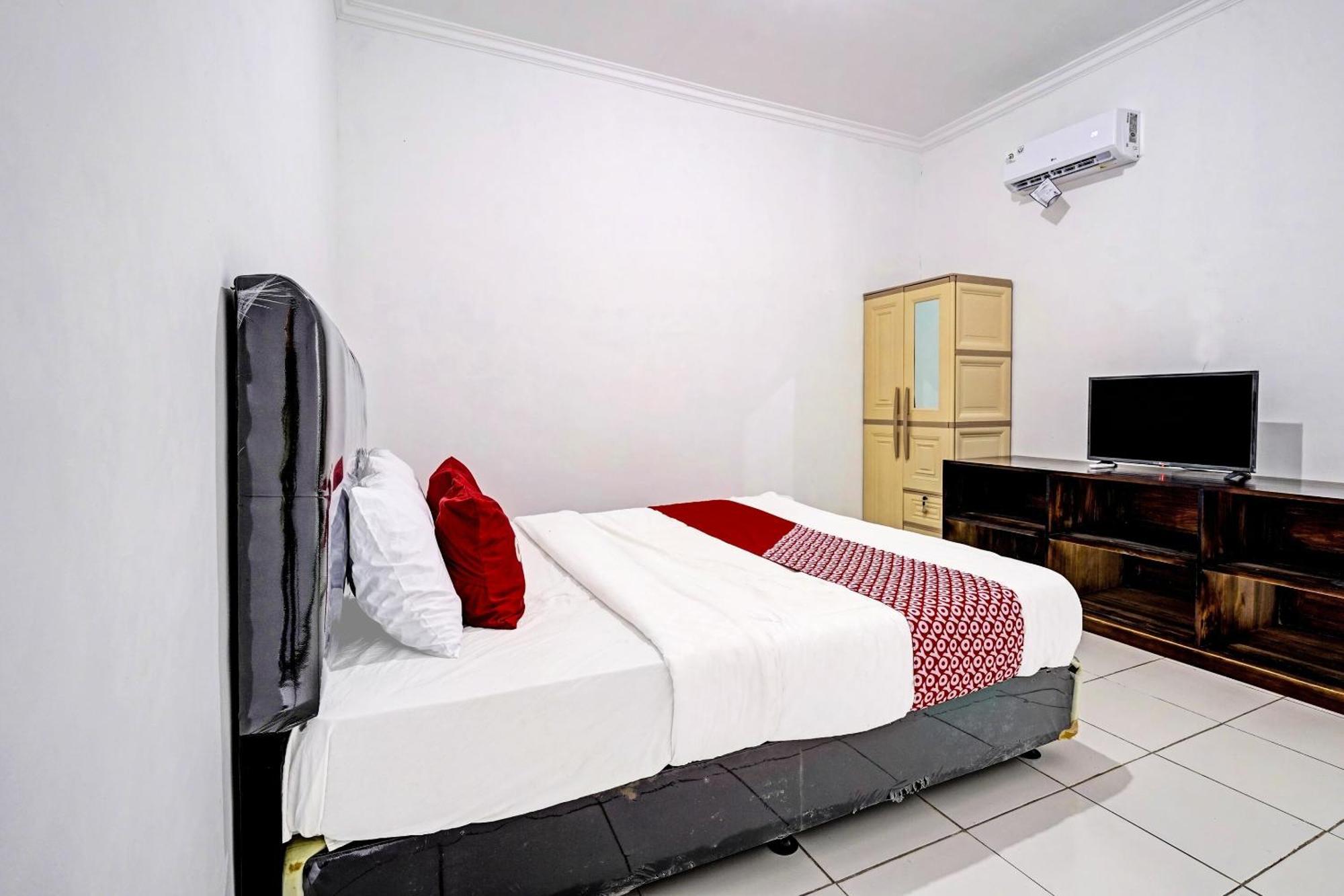 Oyo 91334 Permata Papua Guest House Pameungpeuk  エクステリア 写真