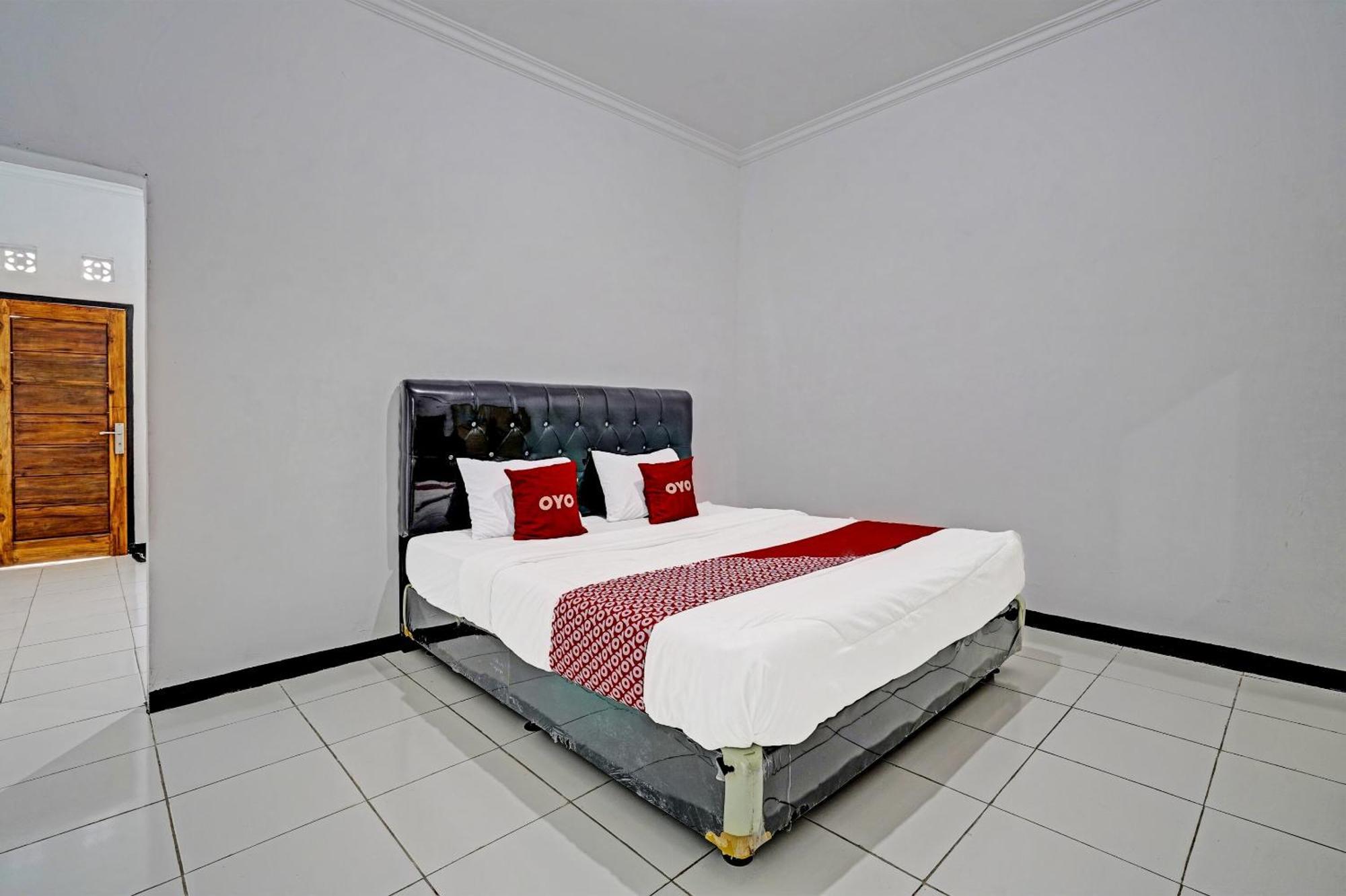Oyo 91334 Permata Papua Guest House Pameungpeuk  エクステリア 写真