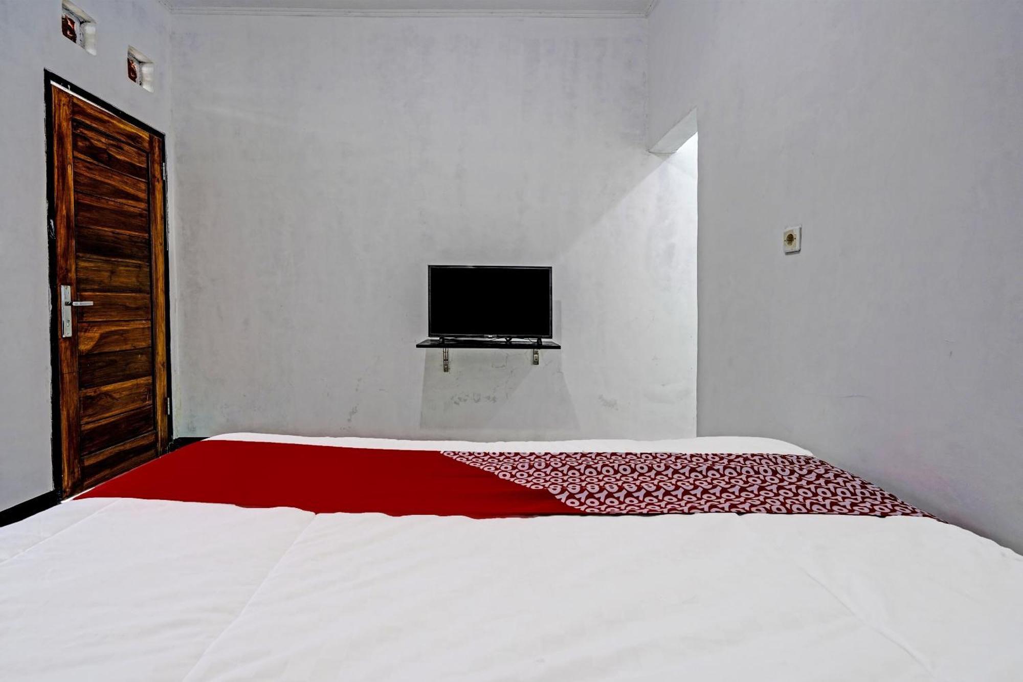 Oyo 91334 Permata Papua Guest House Pameungpeuk  エクステリア 写真