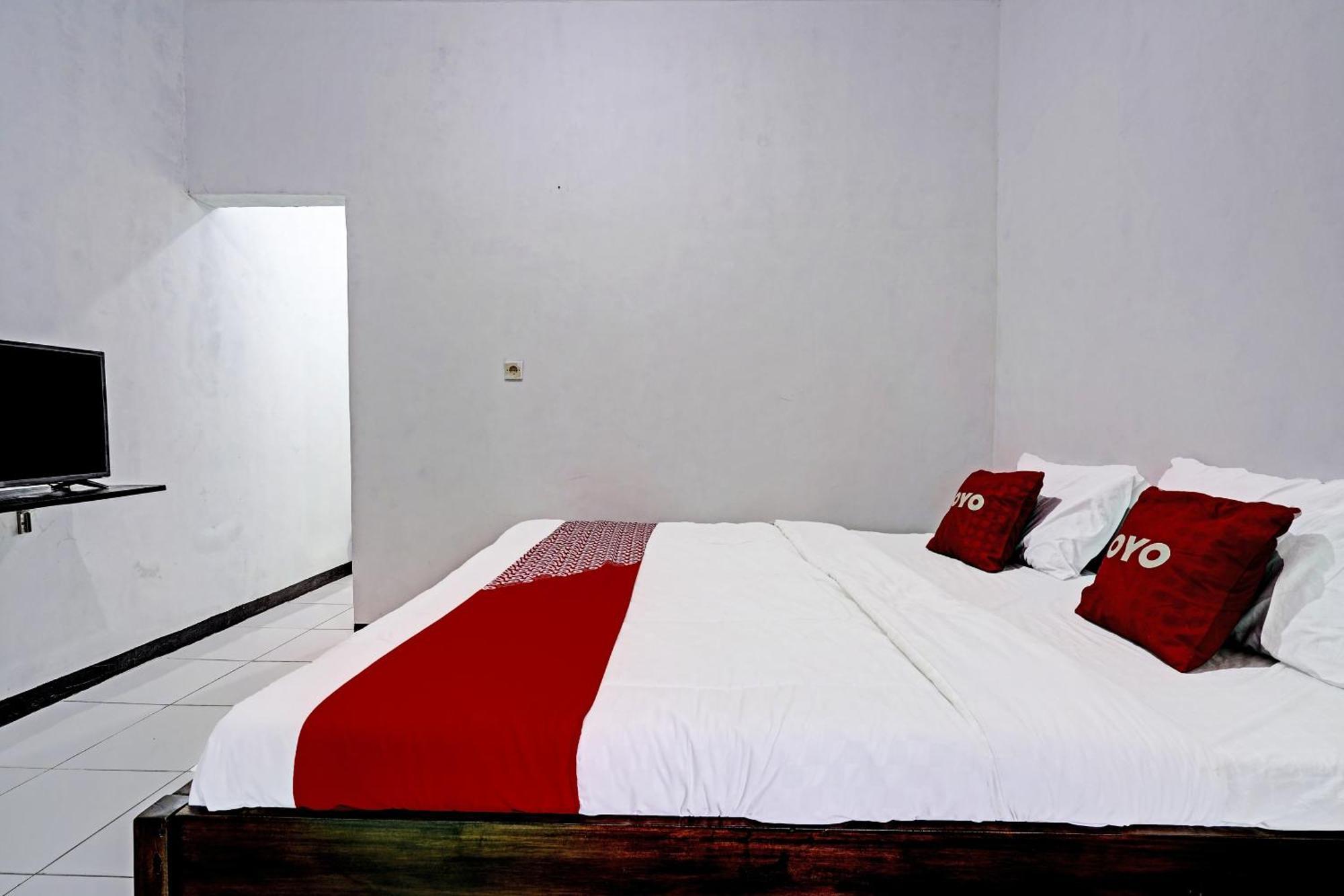Oyo 91334 Permata Papua Guest House Pameungpeuk  エクステリア 写真