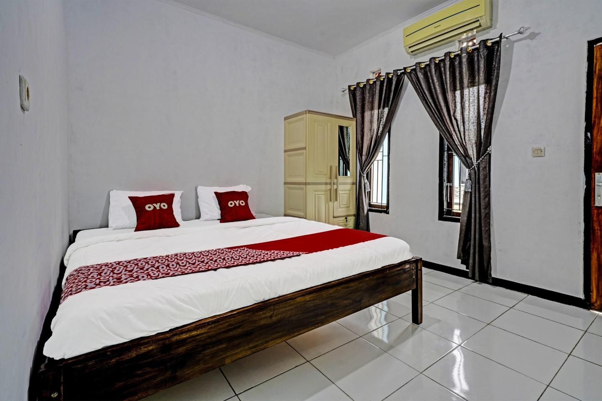 Oyo 91334 Permata Papua Guest House Pameungpeuk  エクステリア 写真