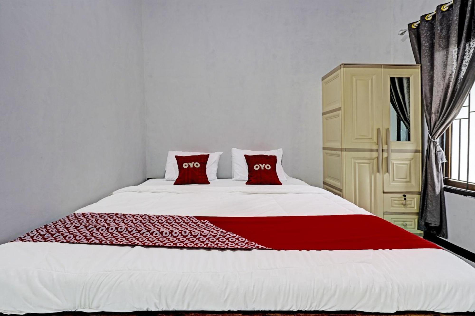 Oyo 91334 Permata Papua Guest House Pameungpeuk  エクステリア 写真