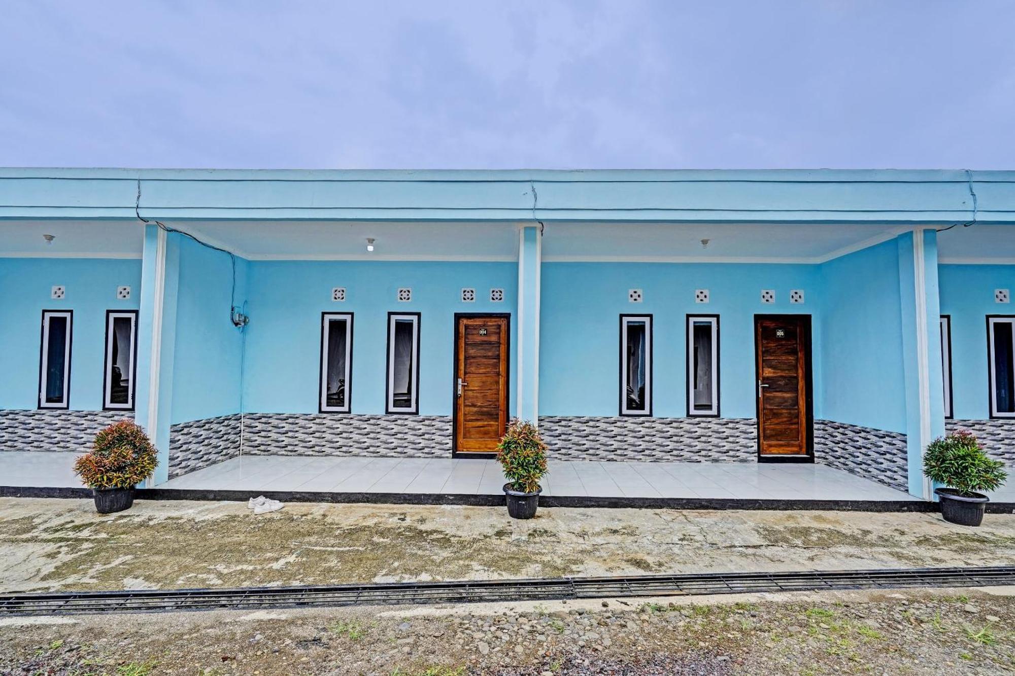 Oyo 91334 Permata Papua Guest House Pameungpeuk  エクステリア 写真